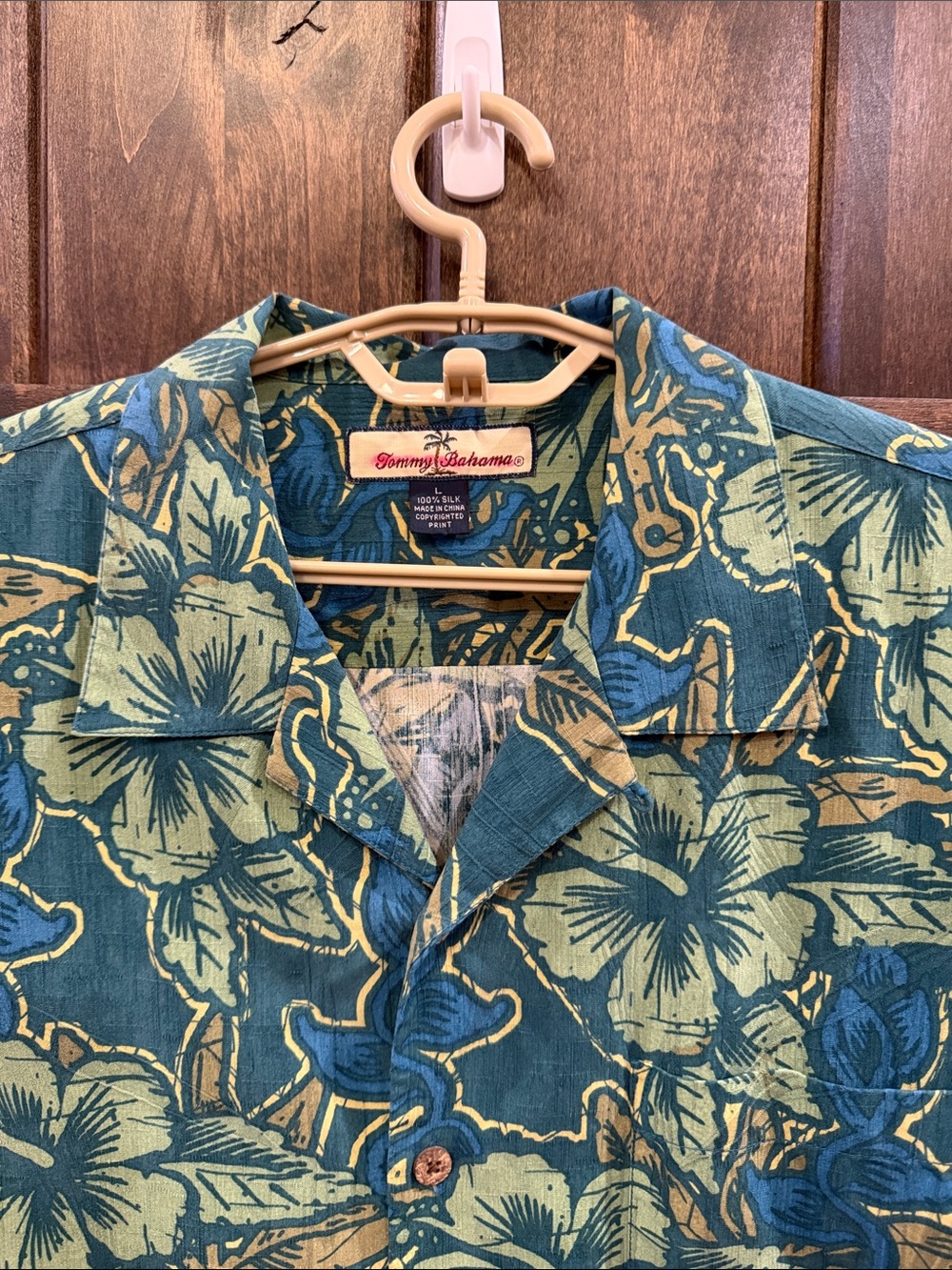 Tommy Bahama - Picture 3 of 10